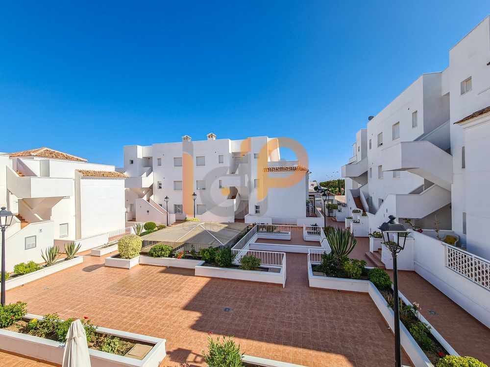 Vista exterior de Apartament en venda en Mojácar amb Aire condicionat, Terrassa i Piscina comunitària