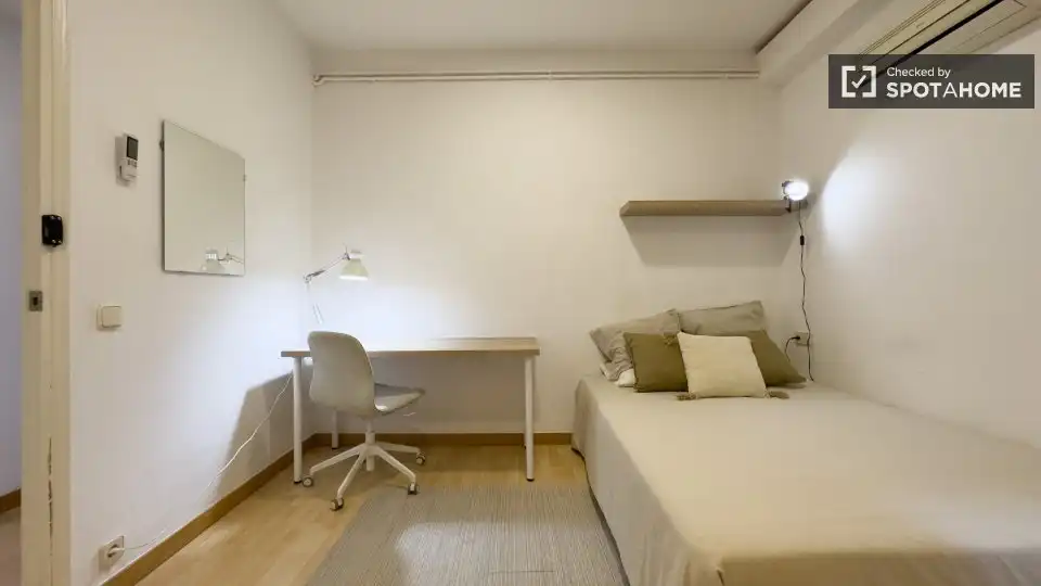 Room in El Poblenou