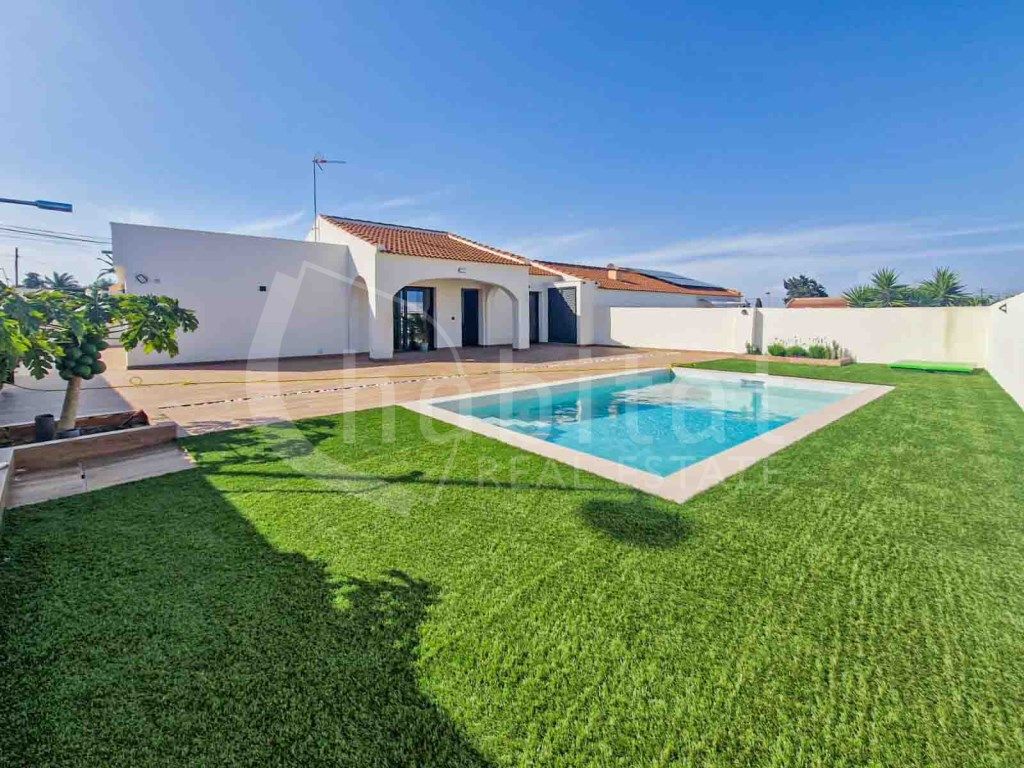 Exterior view of House or chalet for sale in Torrevieja  with Private garden, Swimming Pool and Furnished