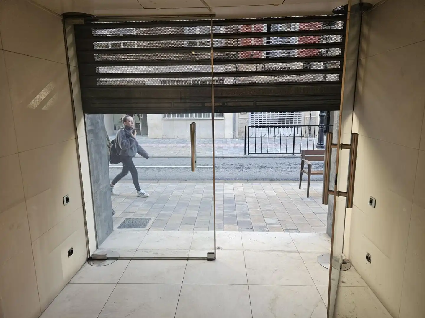 Local comercial de lloguer a San vicente 59, imagen 3