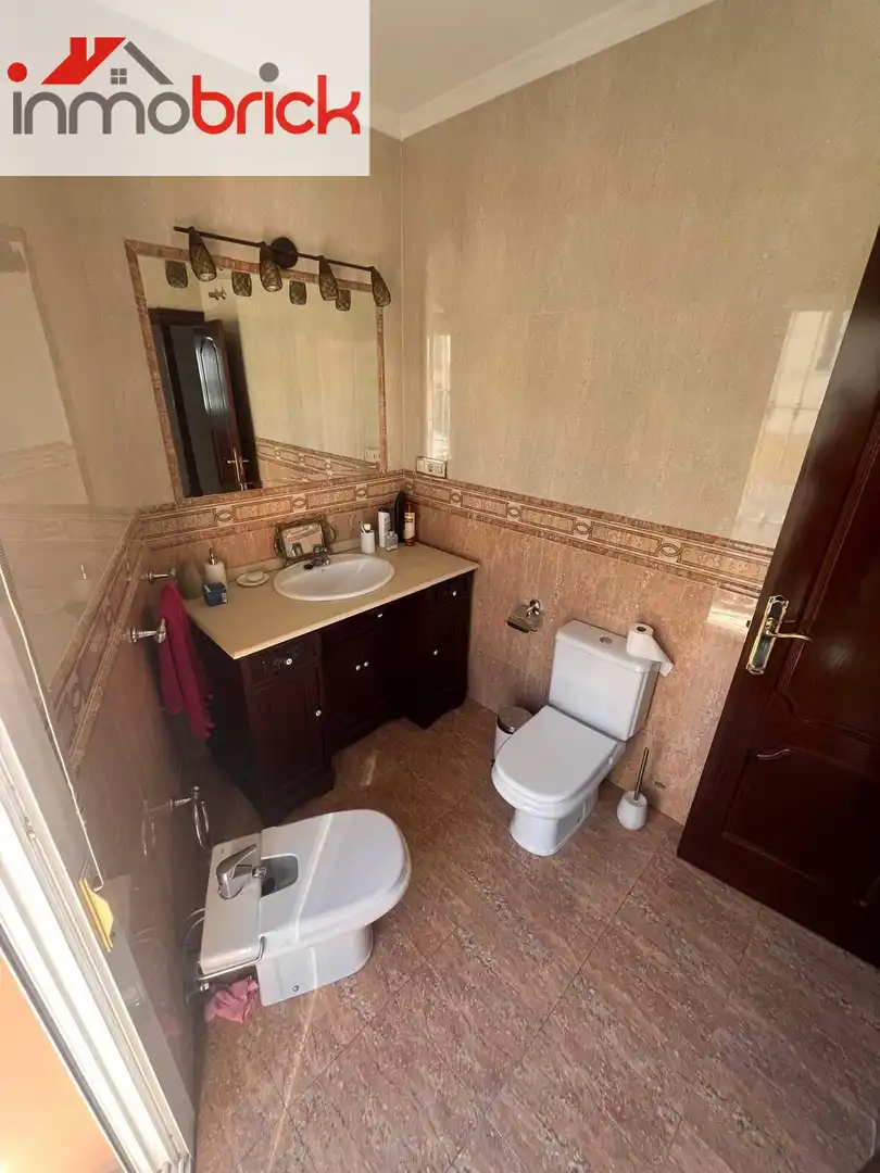 Baño de Casa o chalet en venta en Lucena con Calefacción, Terraza y Piscina