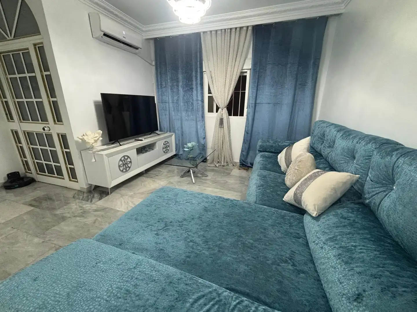 Sala de estar de Casa adosada en venta en Sevilla con Terraza y Balcón