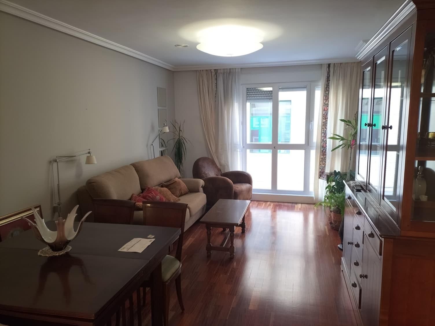 Living room of Flat to rent in Palencia Capital  with Heating, Parquet flooring and Terrace