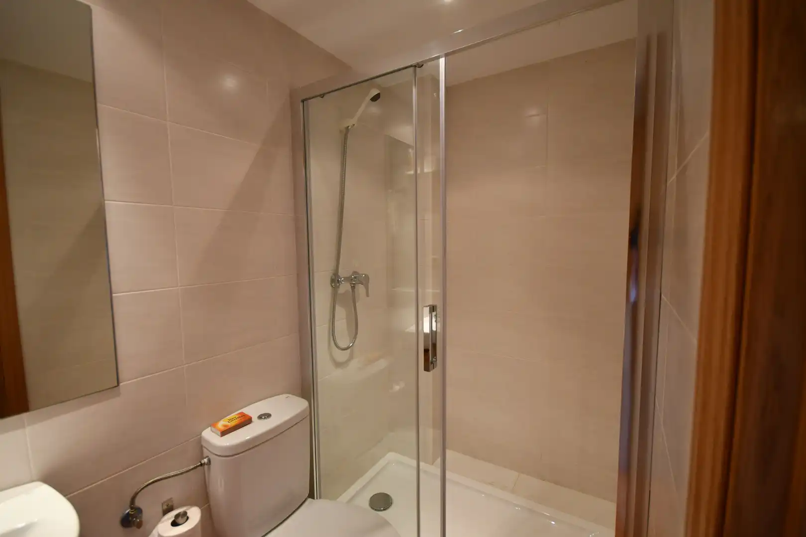 Badezimmer von Erdgeschoss zum Verkauf in Lardero mit Klimaanlage, Heizung und Terrasse