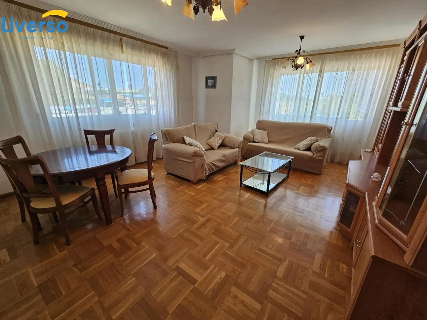 Sala de estar de Piso de alquiler en Burgos con Calefacción, Terraza y Amueblado