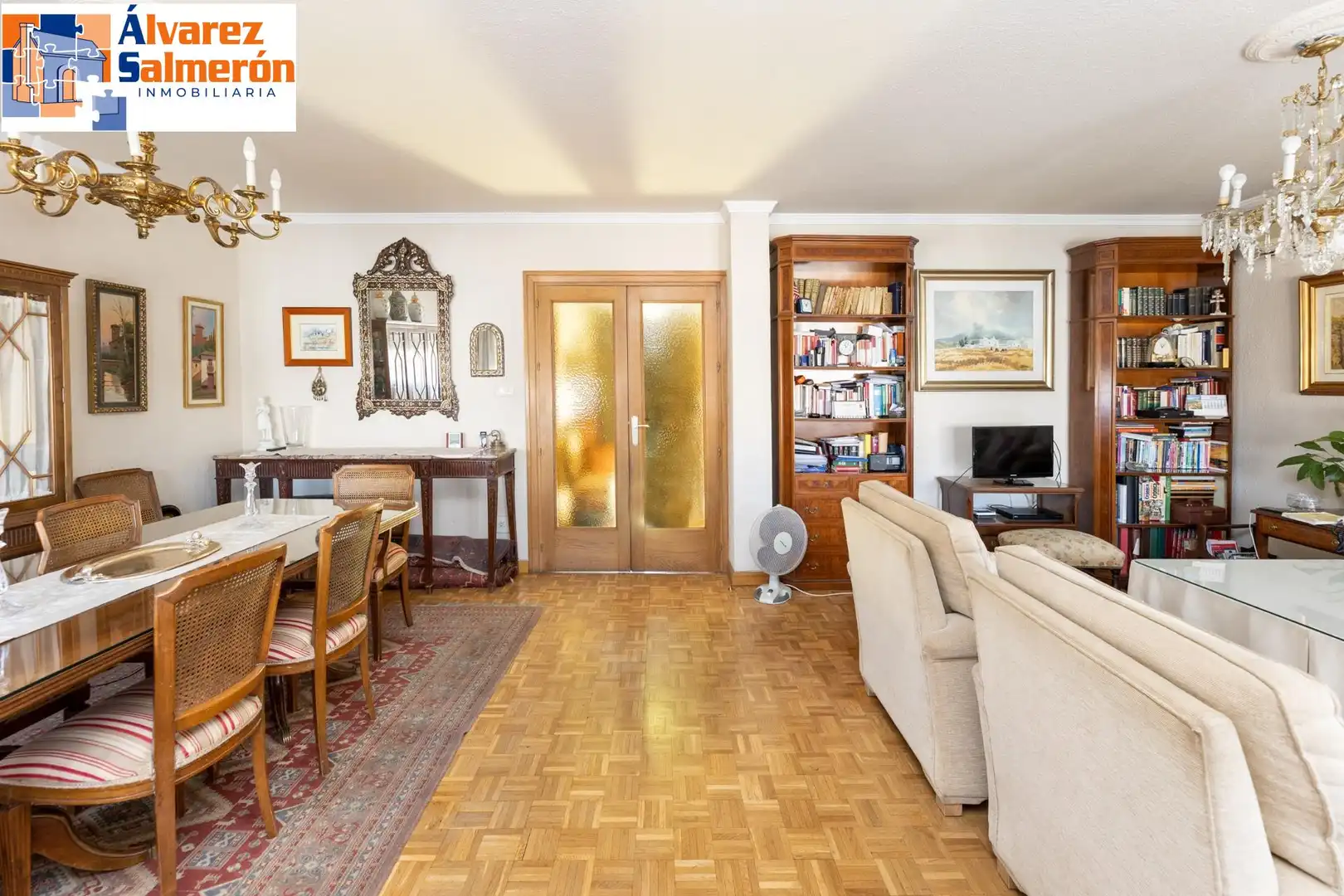 Living room of Flat for sale in Granada  with Heating and Balcony