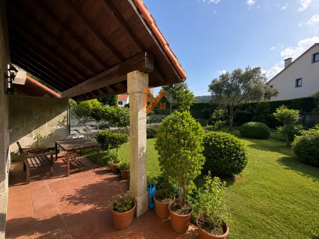 Terrace of Detached homes for sale in Santiago de Compostela   with Heating, Private garden and Terrace