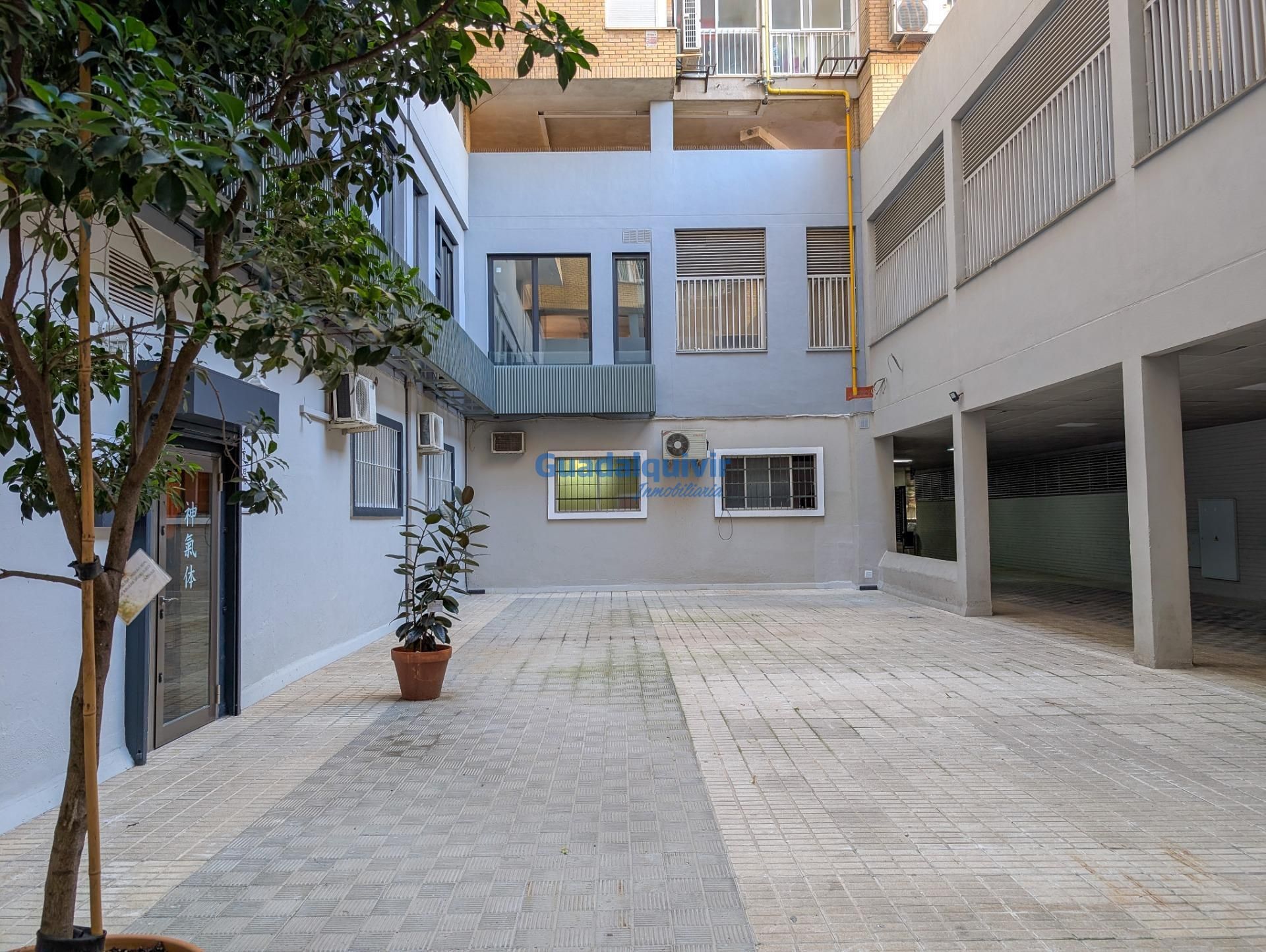 Exterior view of Flat for sale in  Sevilla Capital  with Air Conditioner and Terrace