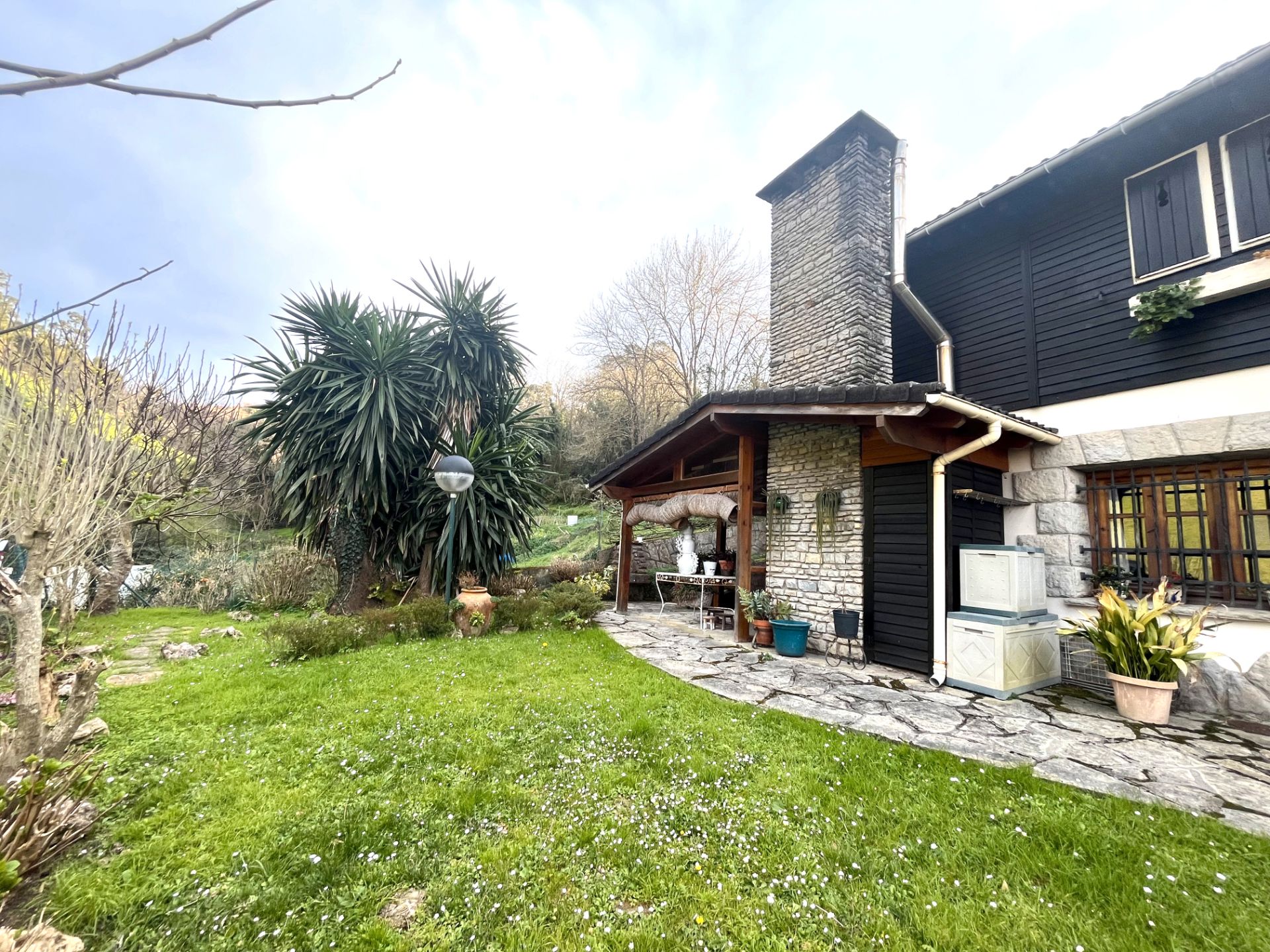 Jardí de Casa o xalet en venda en Castro-Urdiales amb Calefacció, Jardí privat i Terrassa
