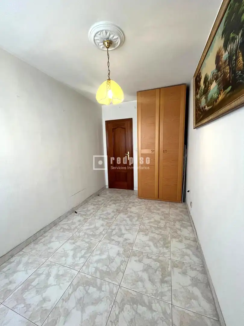 Habitación de Piso en venta en Madrid con Calefacción y Terraza