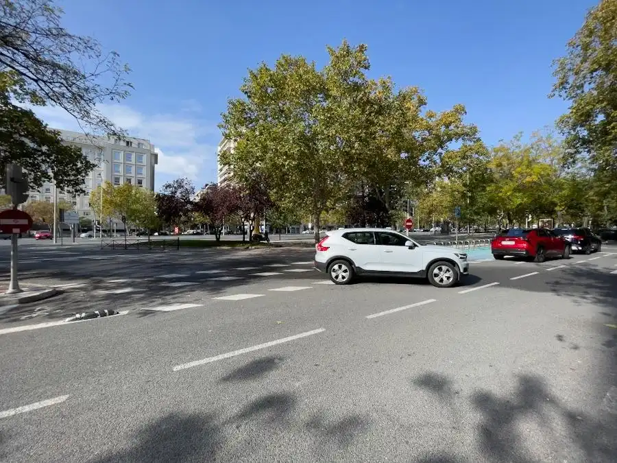 Vista exterior de Local de lloguer en Madrid amb Aire condicionat