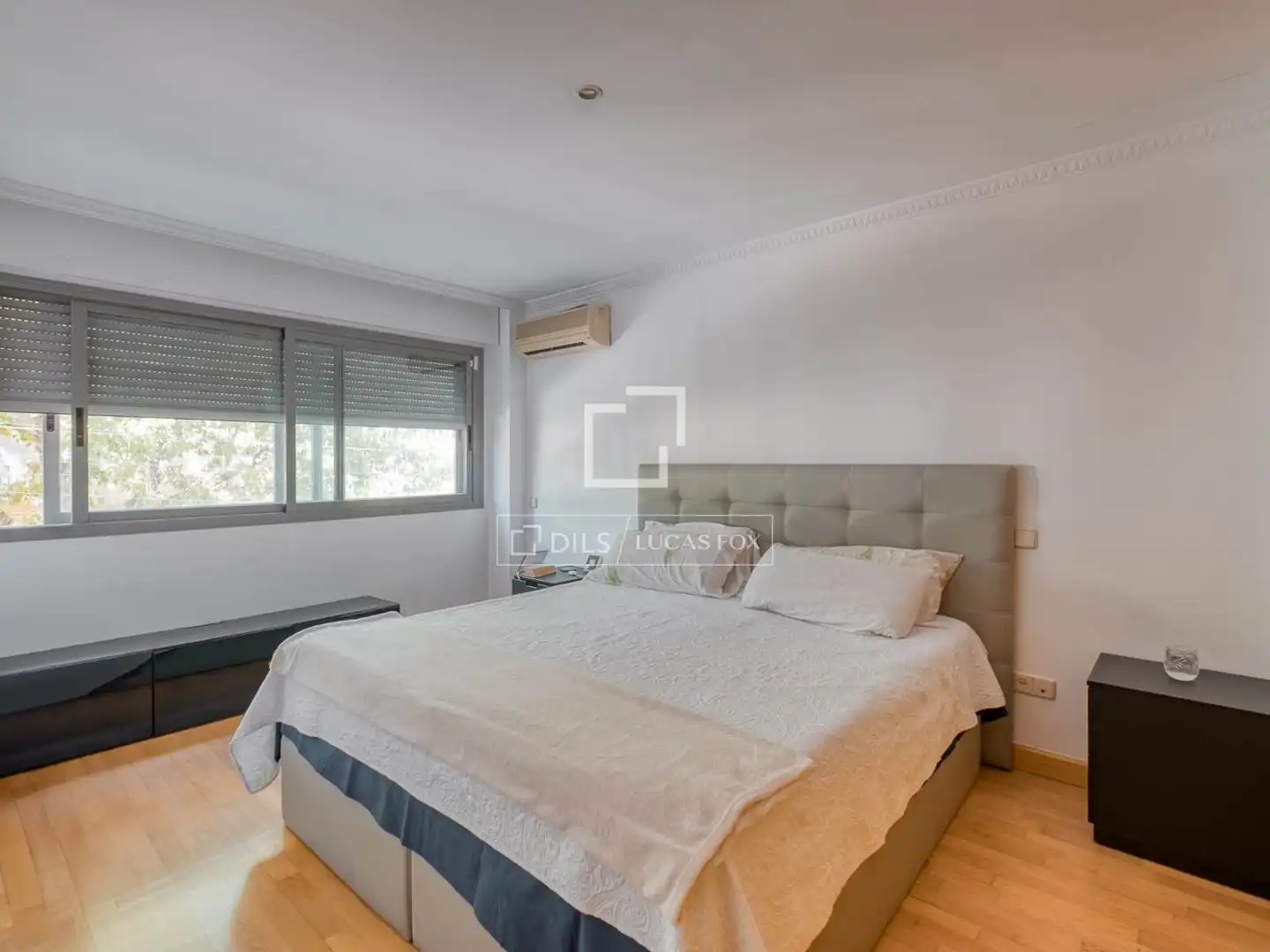 Dormitori de Casa o xalet en venda en Madrid amb Aire condicionat, Calefacció i Jardí privat