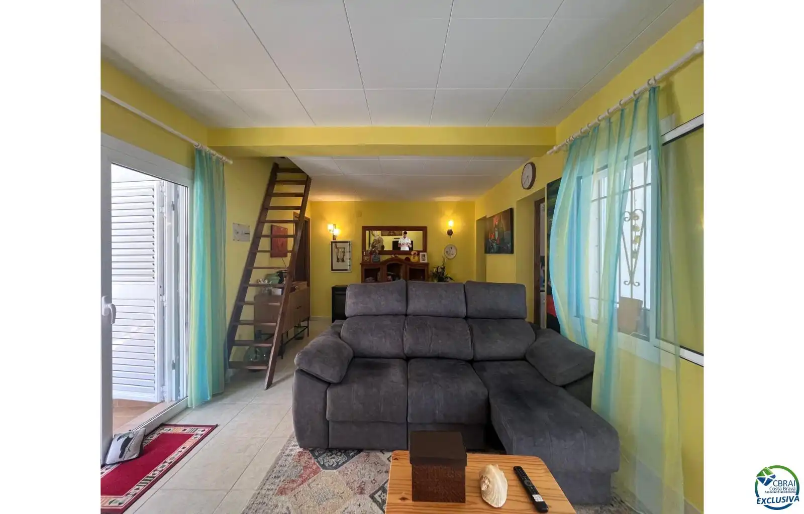 Sala d'estar de Casa o xalet en venda en Roses amb Terrassa i Moblat
