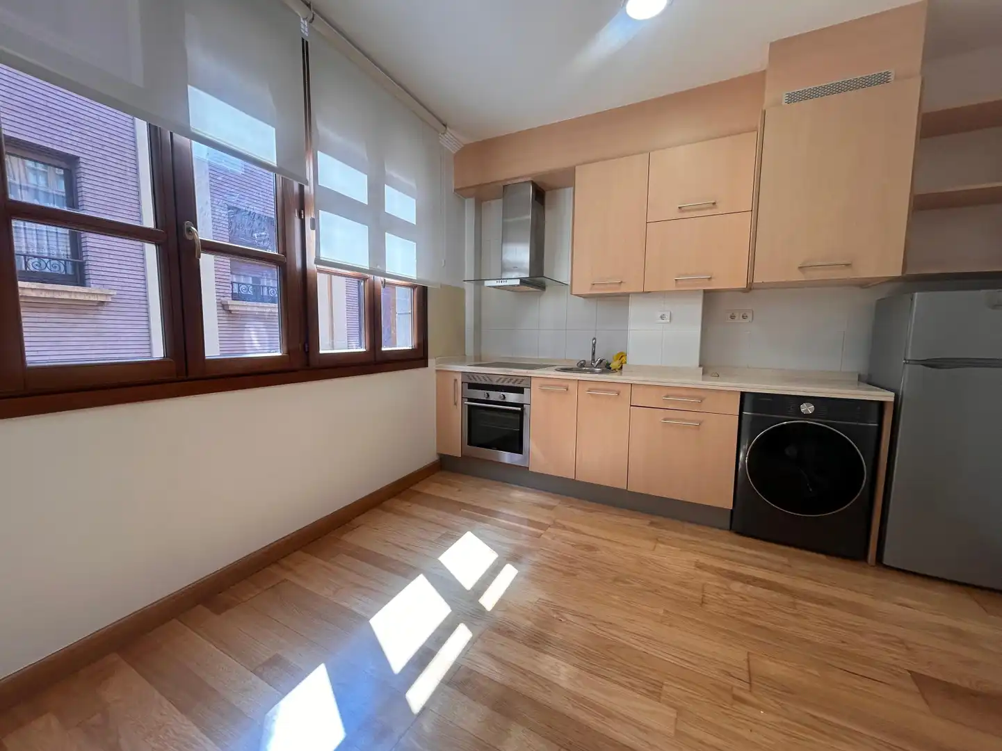 Kitchen of Flat for rent in Gijón   with Heating and Parquet flooring