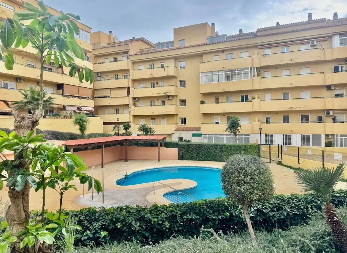 Exterior view of Flat for sale in Fuengirola  with Air Conditioner, Terrace and Furnished