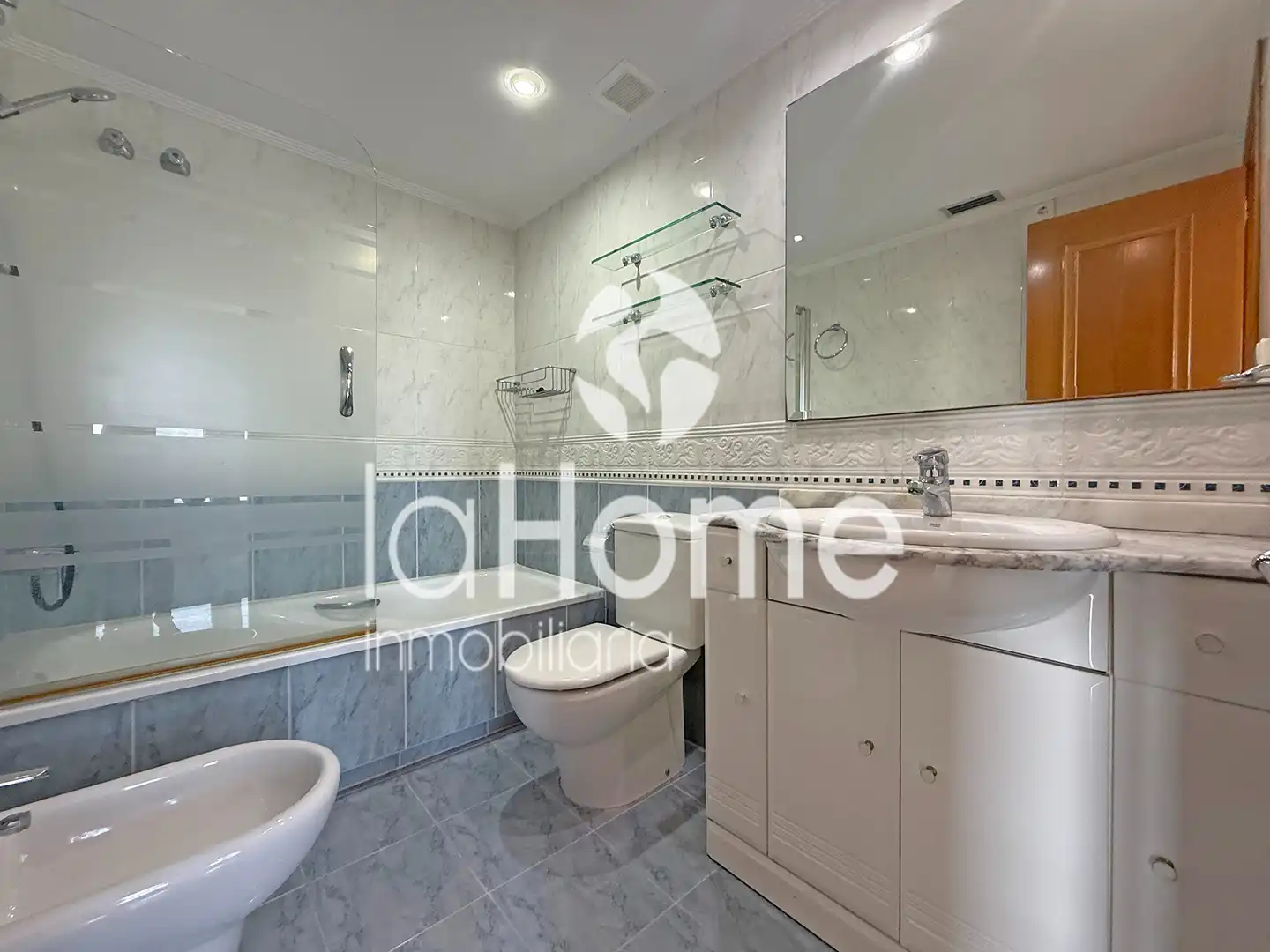 Baño de Piso de alquiler en Valencia con Aire acondicionado, Calefacción y Terraza