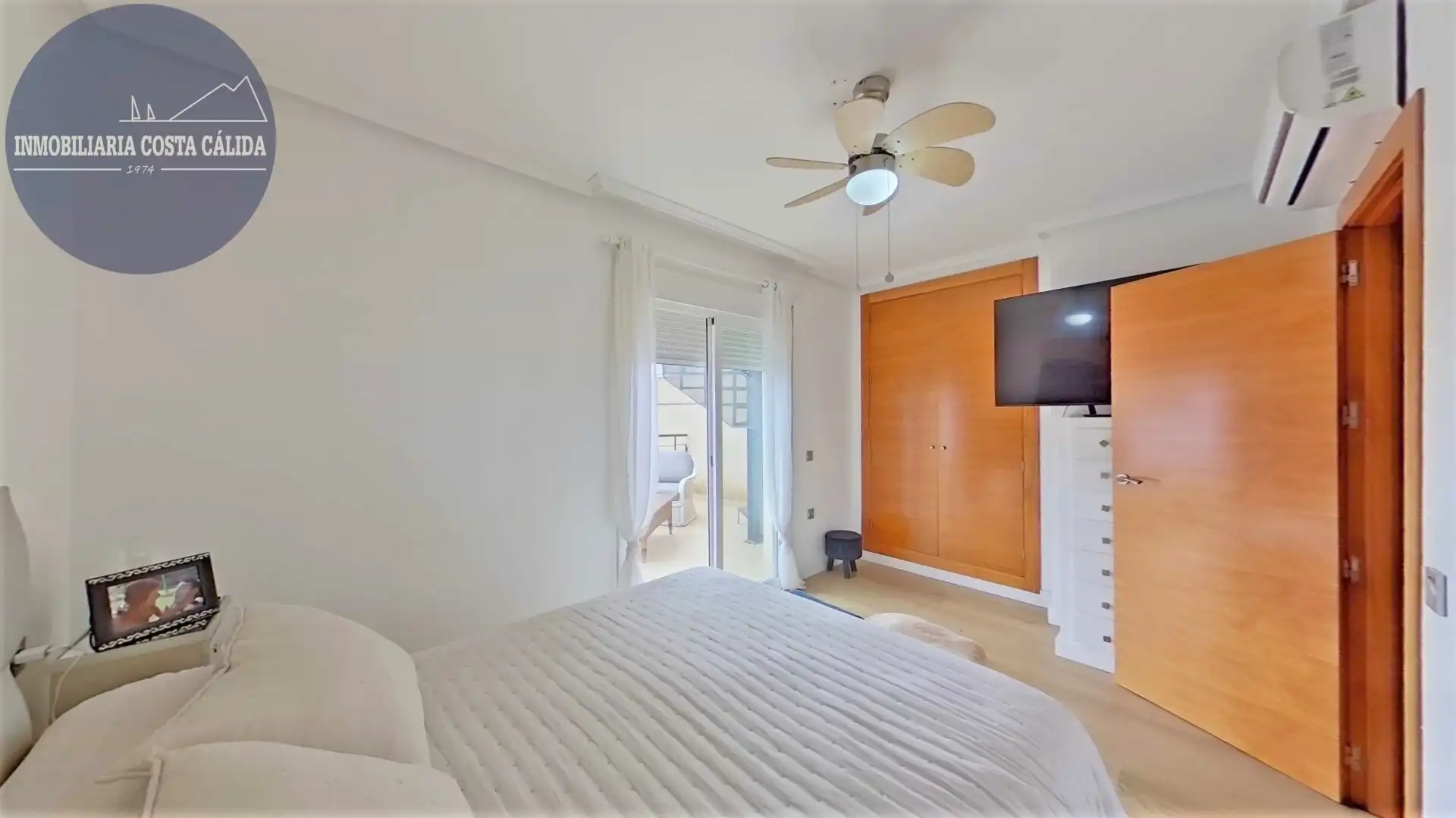 Schlafzimmer von Einfamilien-Reihenhaus zum Verkauf in Águilas mit Klimaanlage, Heizung und Privatgarten