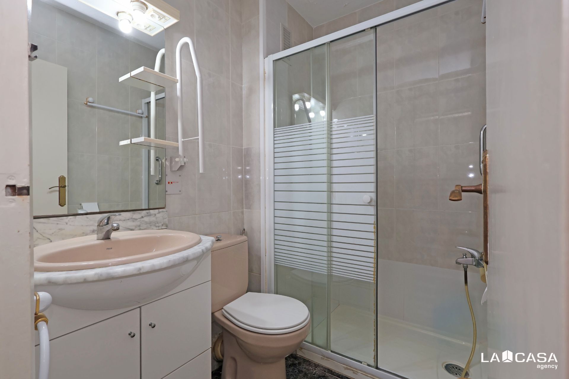 Flat for sale in Carrer de Lluís Marià Vidal, El Carmel, Horta - Guinardó