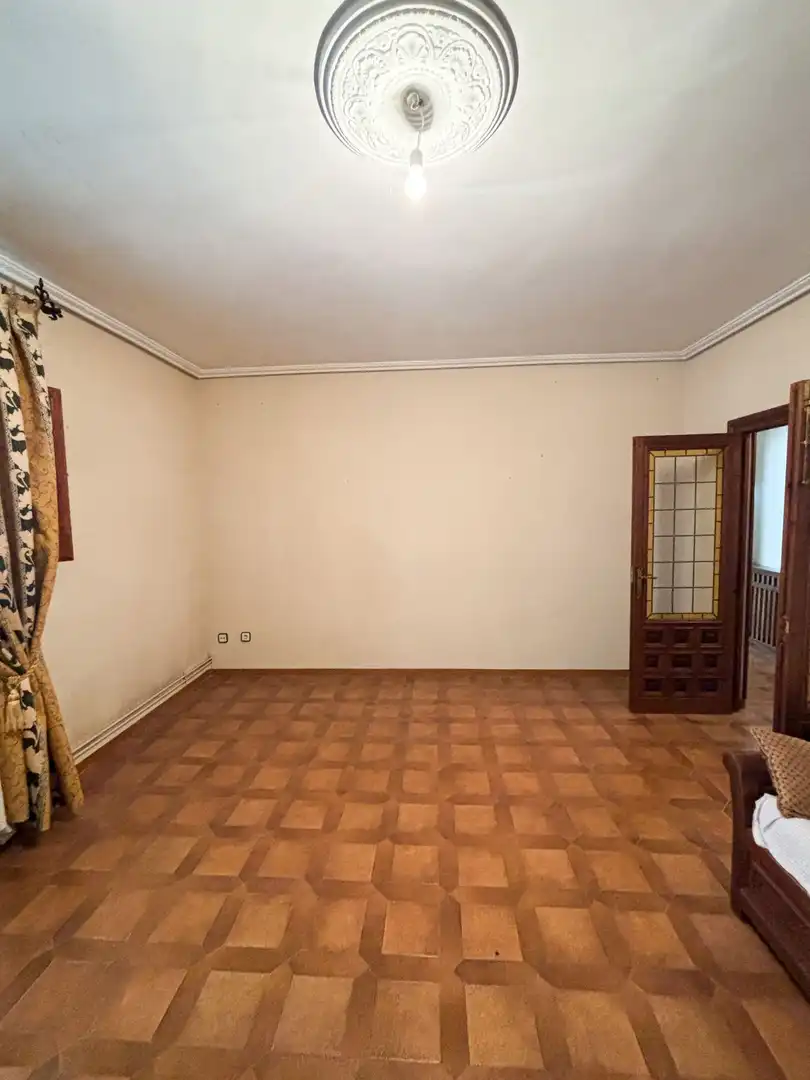 Piso en venta en Navahermosa con Calefacción, Terraza y Trastero