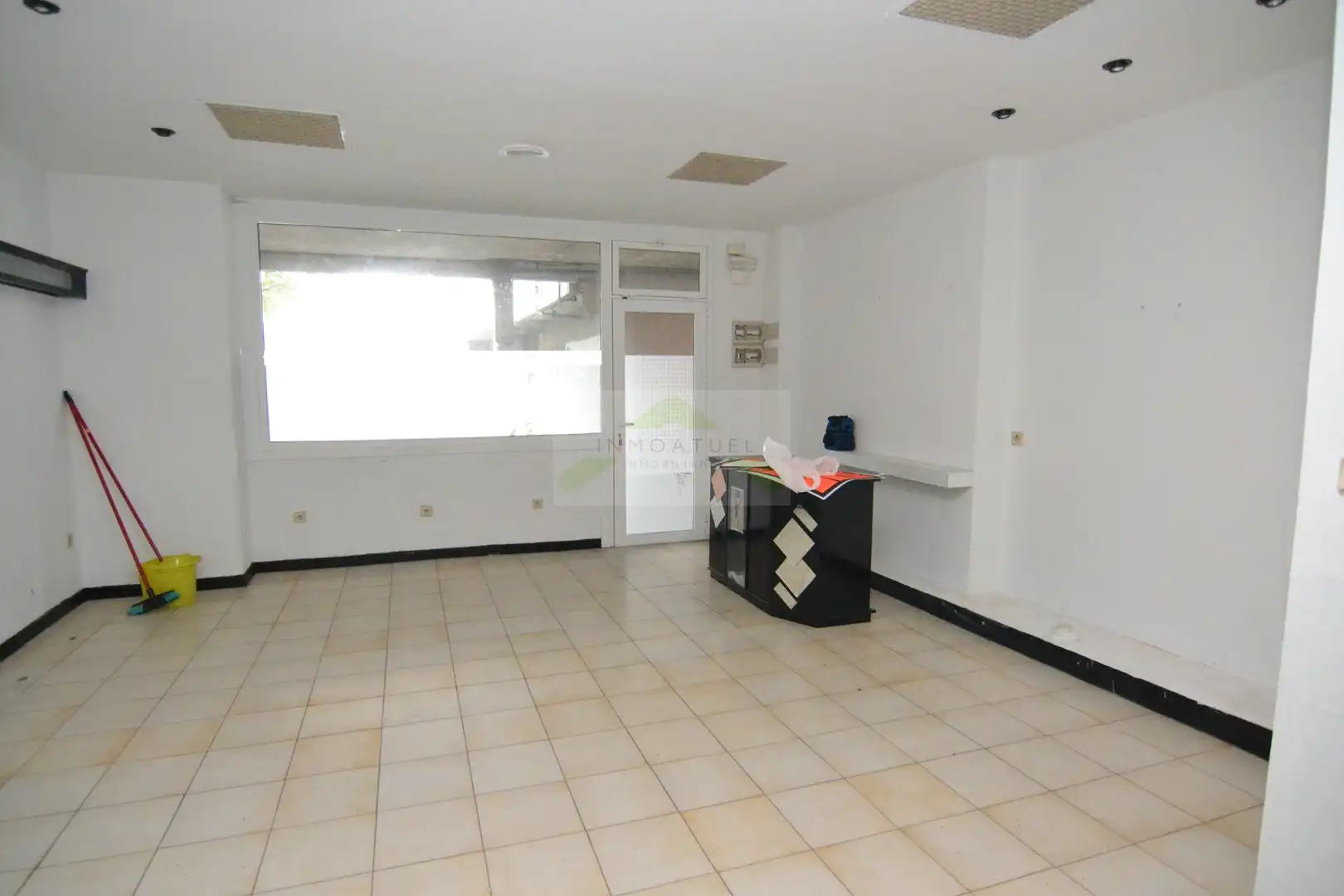 Local comercial en venda a Sagrada Familia, imagen 2