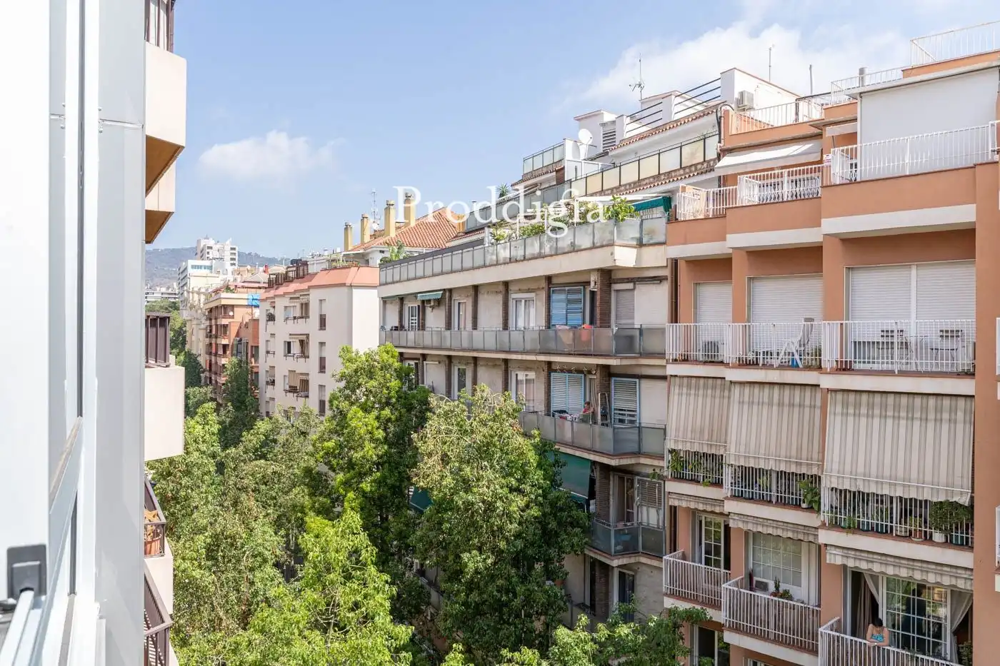 Exterior view of Office for rent in Barcelona  with Air Conditioner and Terrace