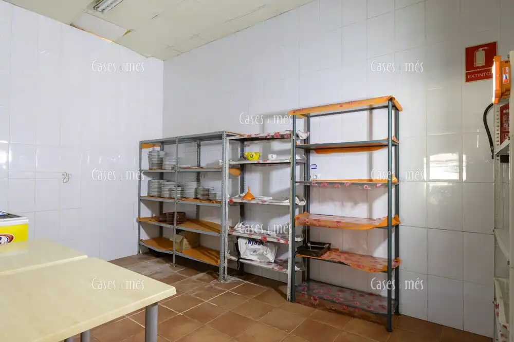 Industrial buildings for sale in Náquera