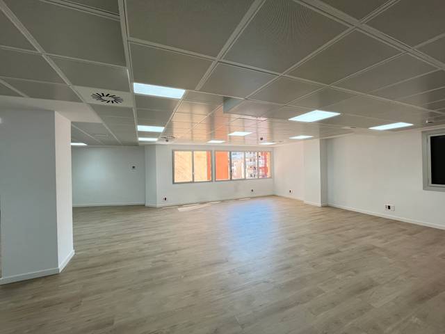 Oficina en Alquiler en Carrer d'Entença en Barri de les Corts