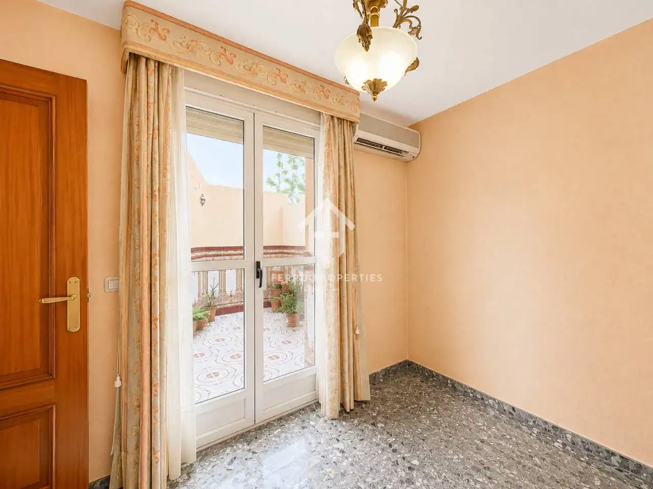 Dormitori de Casa o xalet en venda en Priego de Córdoba amb Aire condicionat i Terrassa