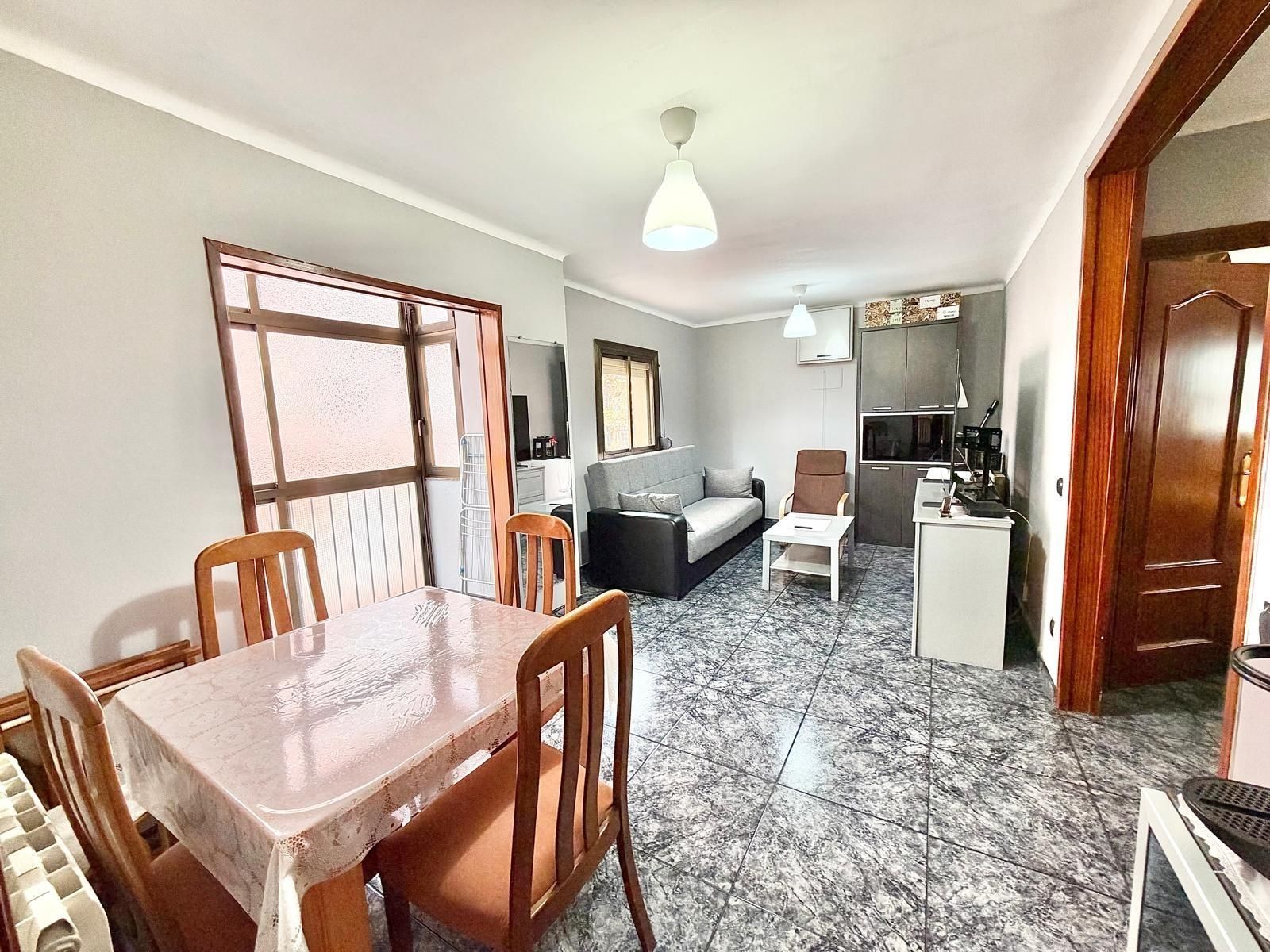 Sala d'estar de Pis en venda en L'Hospitalet de Llobregat amb Calefacció i Balcó