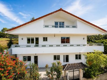 Chalet con balcón en venta en Arbo