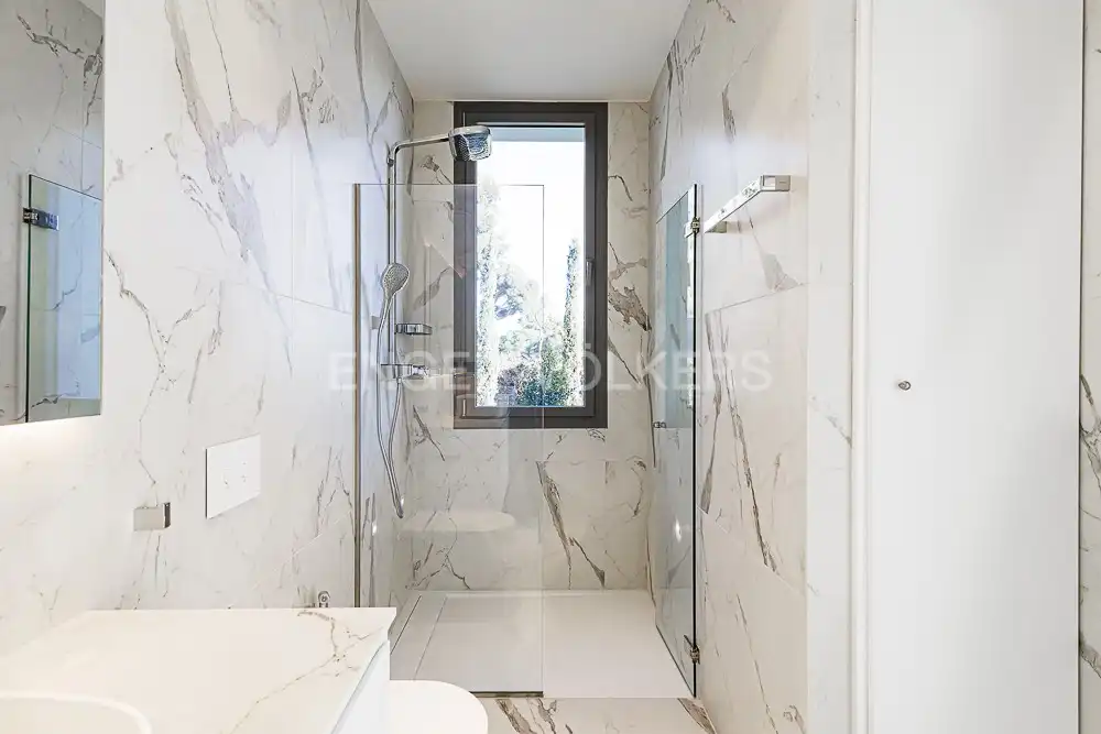 Baño de Casa o chalet en venta en Barcelona con Aire acondicionado, Calefacción y Jardín privado