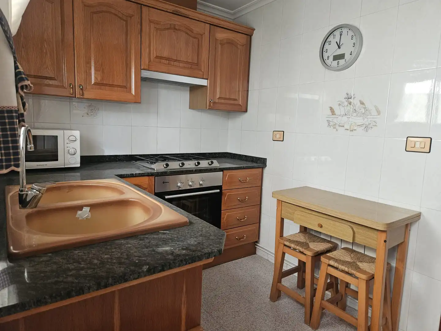 Küche von Wohnung zum Verkauf in Castellón de la Plana / Castelló de la Plana mit Heizung, Möbliert und Ofen