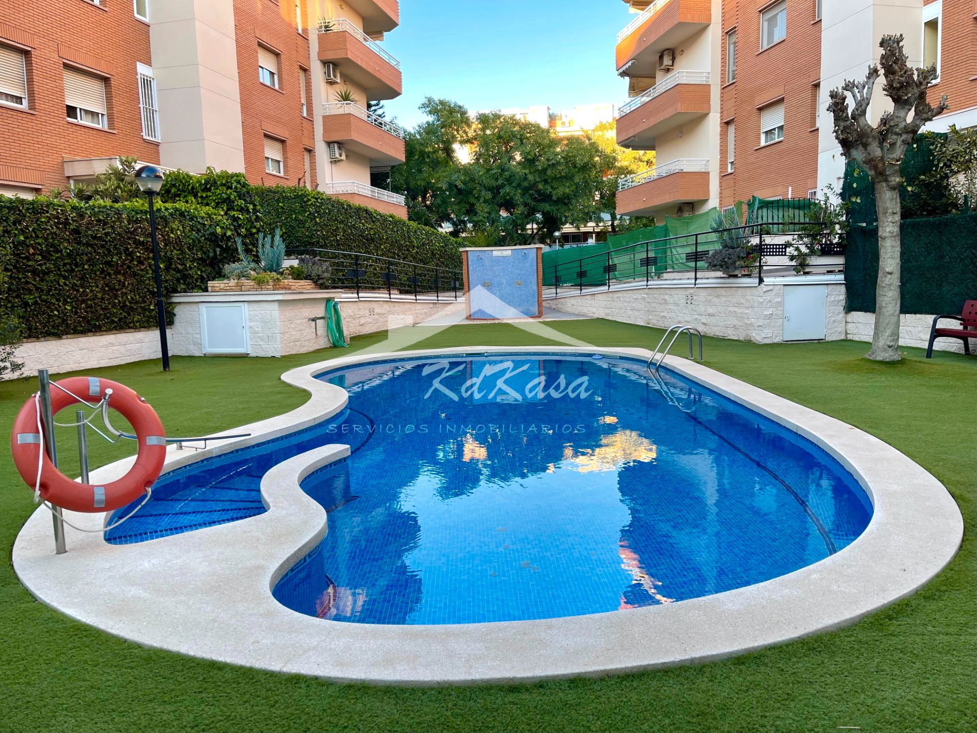 Swimming pool of Flat for sale in Salou  with Air Conditioner, Heating and Private garden