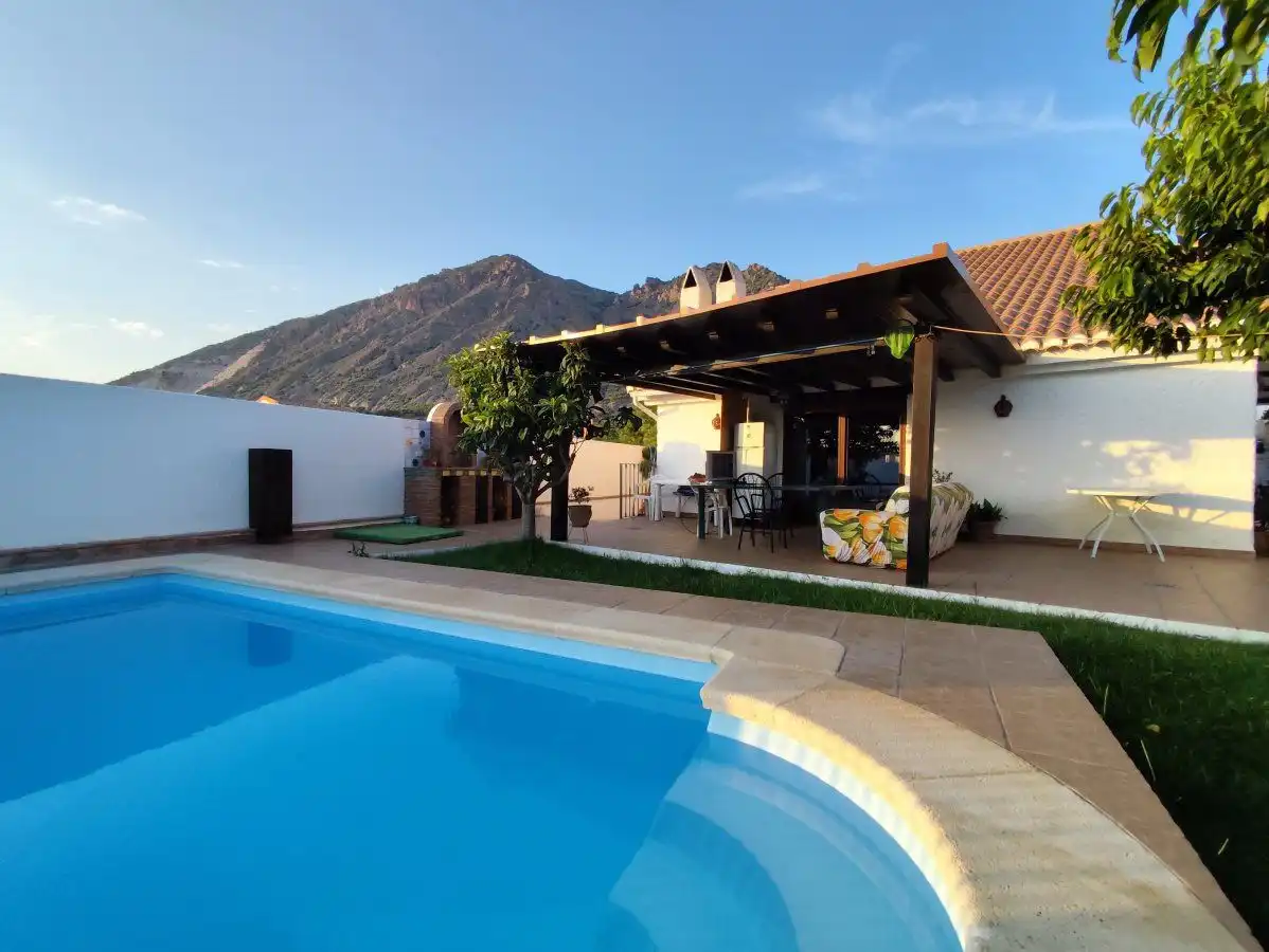 Exterior view of Houses for sale in Nigüelas  with Terrace