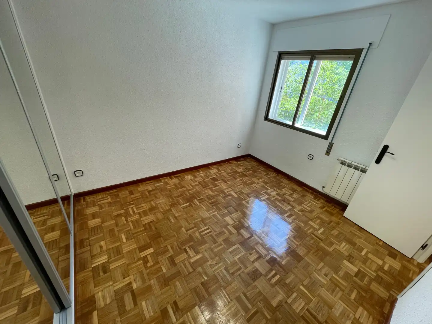 Bedroom of Flat for rent in Madrid  with Air Conditioner, Heating and Parquet flooring