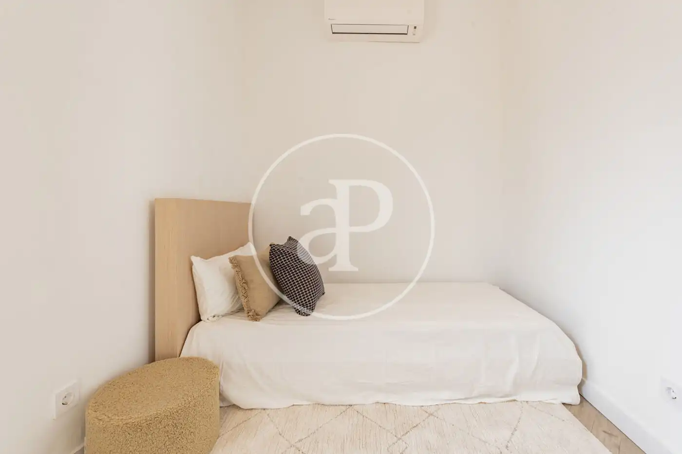 Bedroom of Flat for sale in Madrid  with Air Conditioner, Heating and Terrace