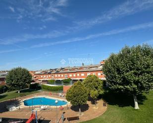 Vista exterior de Casa adosada en venda en Valdemoro amb Terrassa