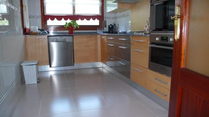 Kitchen of Flat for sale in Etxebarri  with Heating, Terrace and Storage room