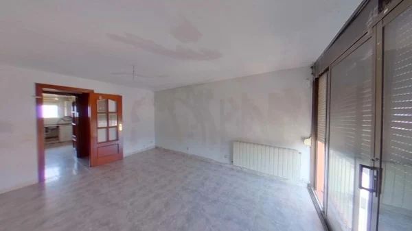 Sala d'estar de Pis en venda en Santa Perpètua de Mogoda amb Balcó