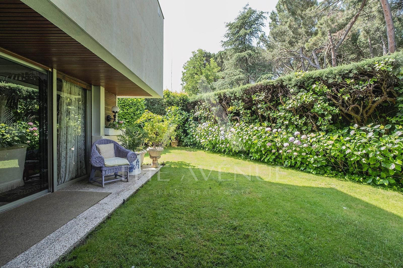 Garden of Duplex for sale in La Moraleja  with Air Conditioner, Heating and Private garden