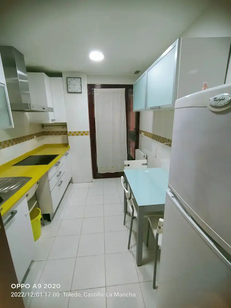 Cocina de Piso de alquiler en Toledo con Aire acondicionado, Calefacción y Jardín privado