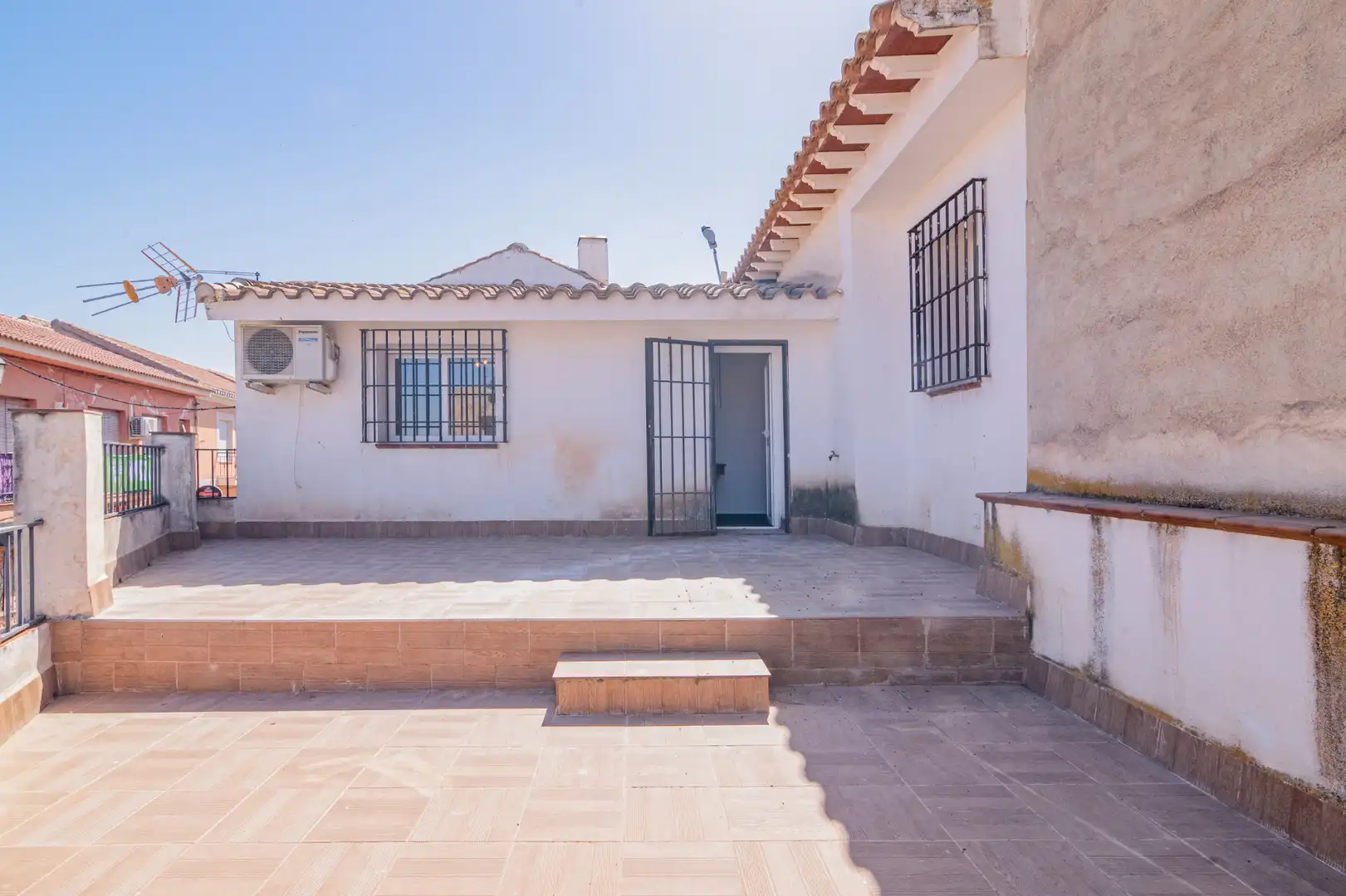 Außenansicht von Haus oder Chalet zum Verkauf in Cijuela mit Terrasse, Abstellraum und Balkon