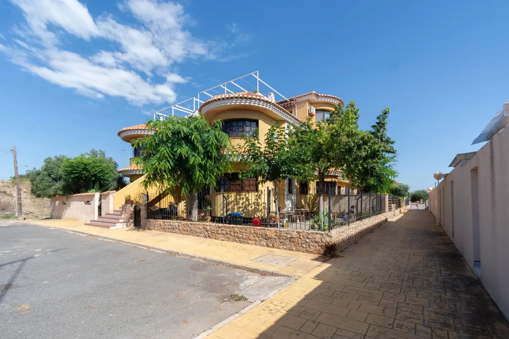 Vista exterior de Casa o chalet en venta en Cartagena con Terraza, Amueblado y Piscina comunitaria
