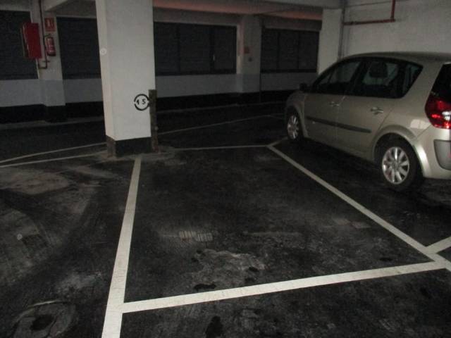 Garaje en Venta en Pozokoetxe