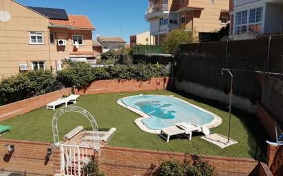 Swimming pool of House or chalet for sale in Aranjuez  with Air Conditioner, Heating and Private garden