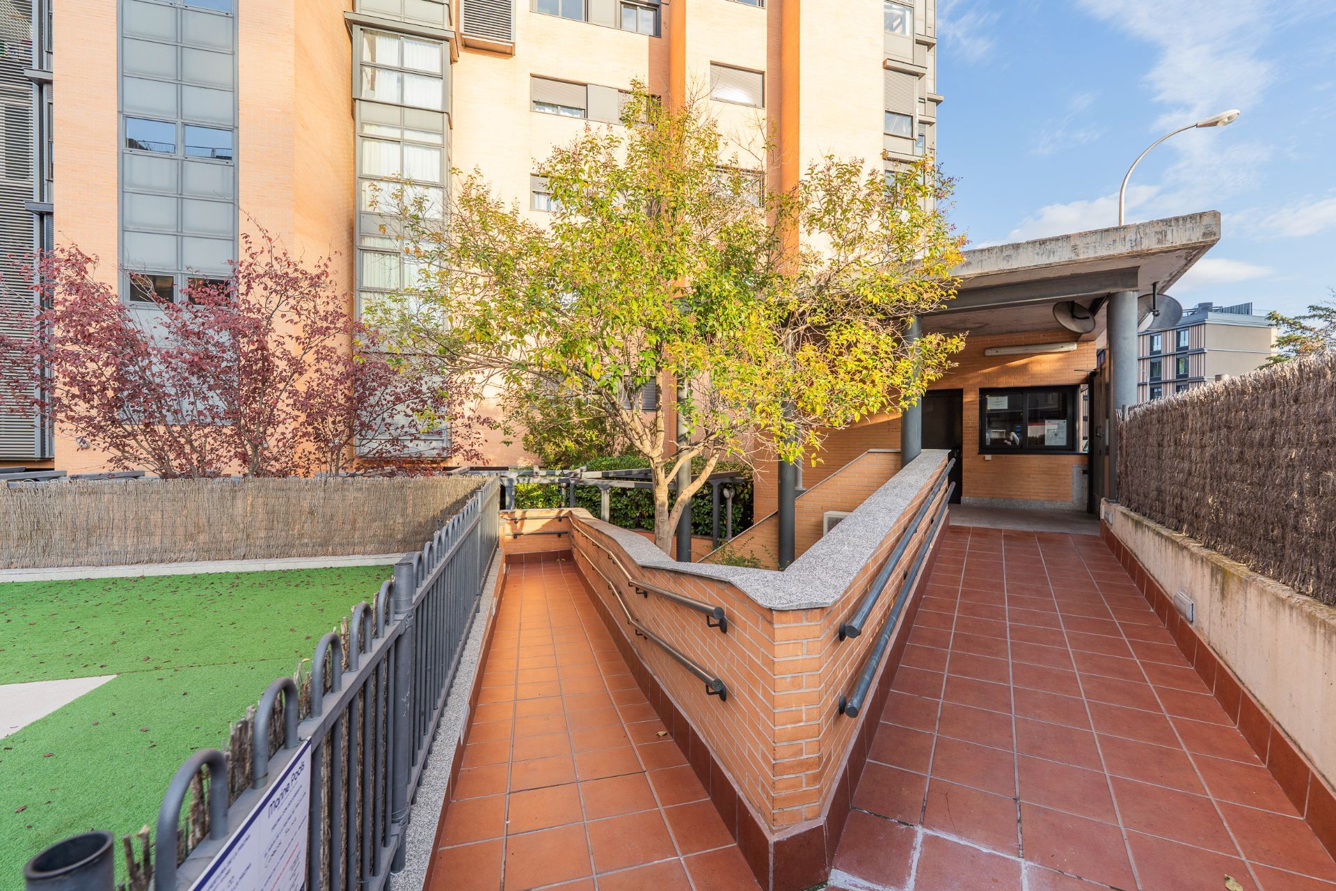 Exterior view of Apartment for sale in  Madrid Capital  with Air Conditioner, Heating and Storage room