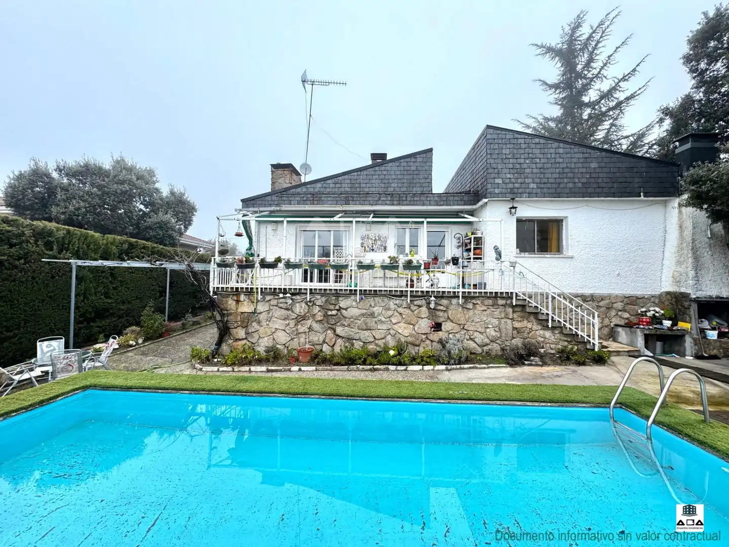 Vista exterior de Casa o chalet en venta en Valdemorillo con Aire acondicionado, Jardín privado y Terraza