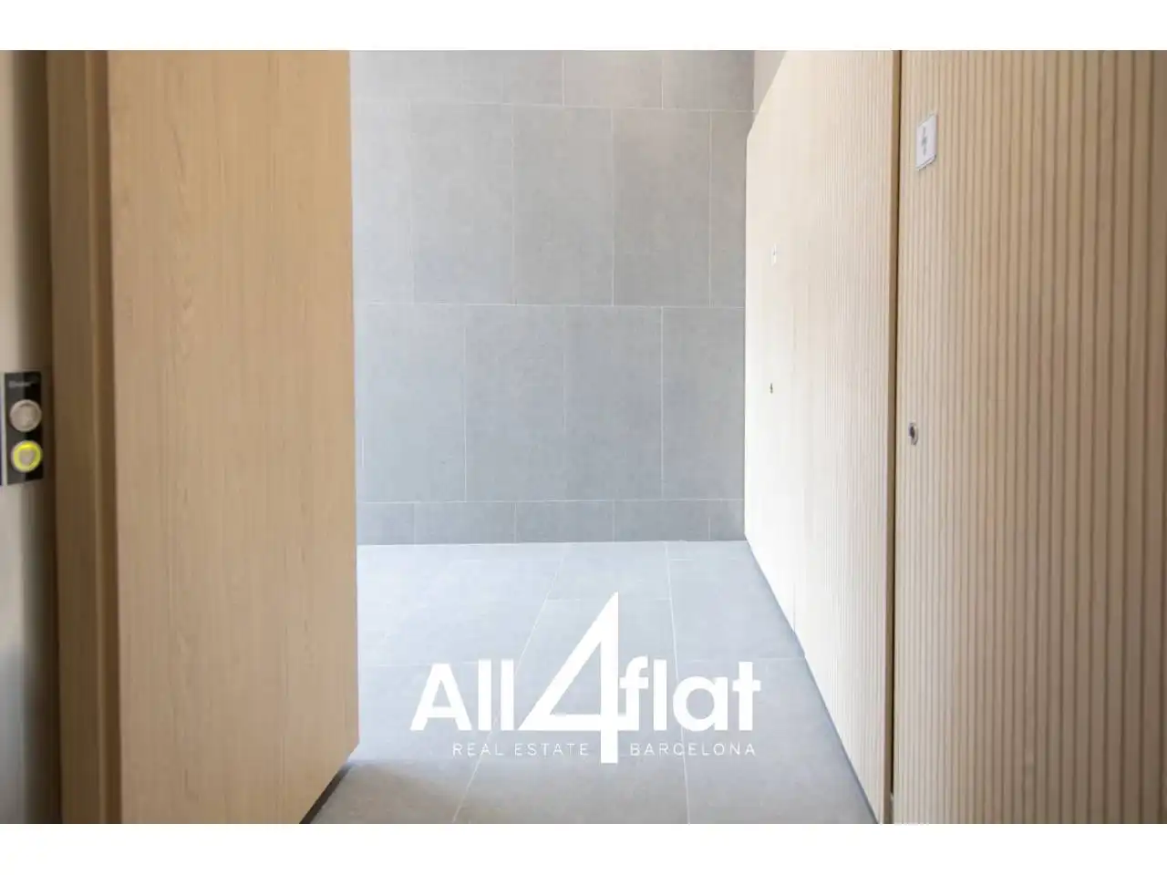 Badezimmer von Wohnung zur Miete in Barcelona mit Klimaanlage, Heizung und Parkett