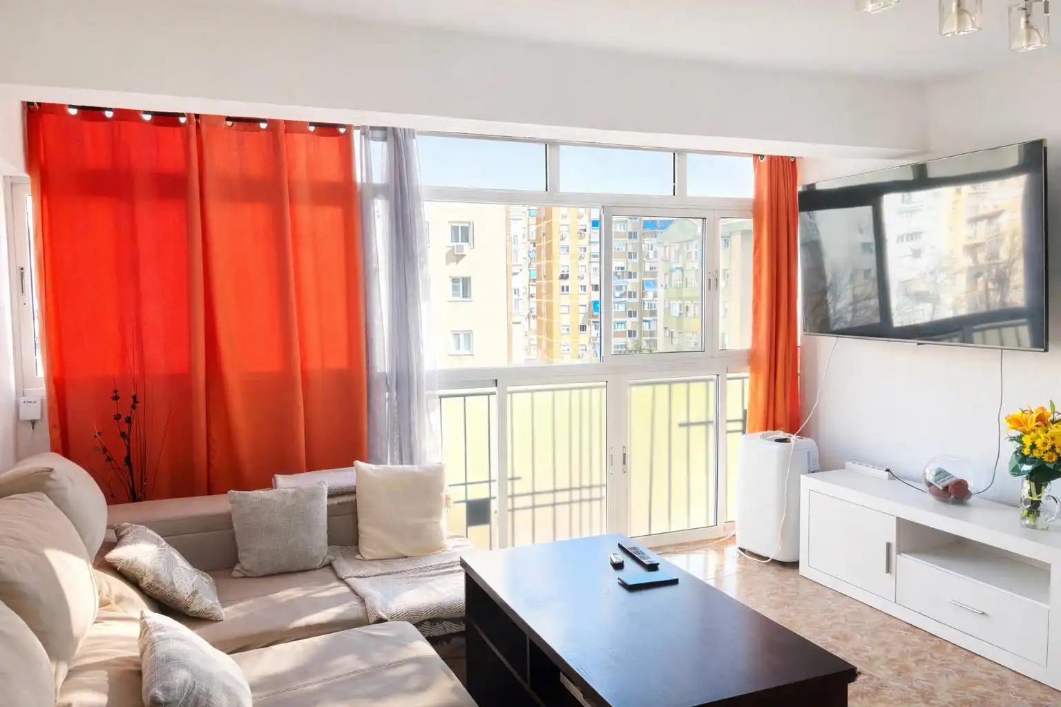 Apartament en venda a Parque Ayala - Jardín de la Abadía - Huelín