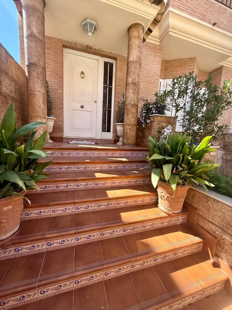 Casa adosada en venta en Sedaví con Amueblado